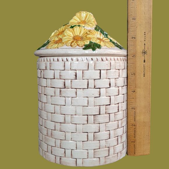 Vintage 1970s Basket of Daisies Hand-Painted Canister - Picture 5 of 5